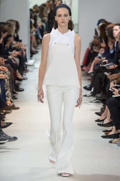 Look 19